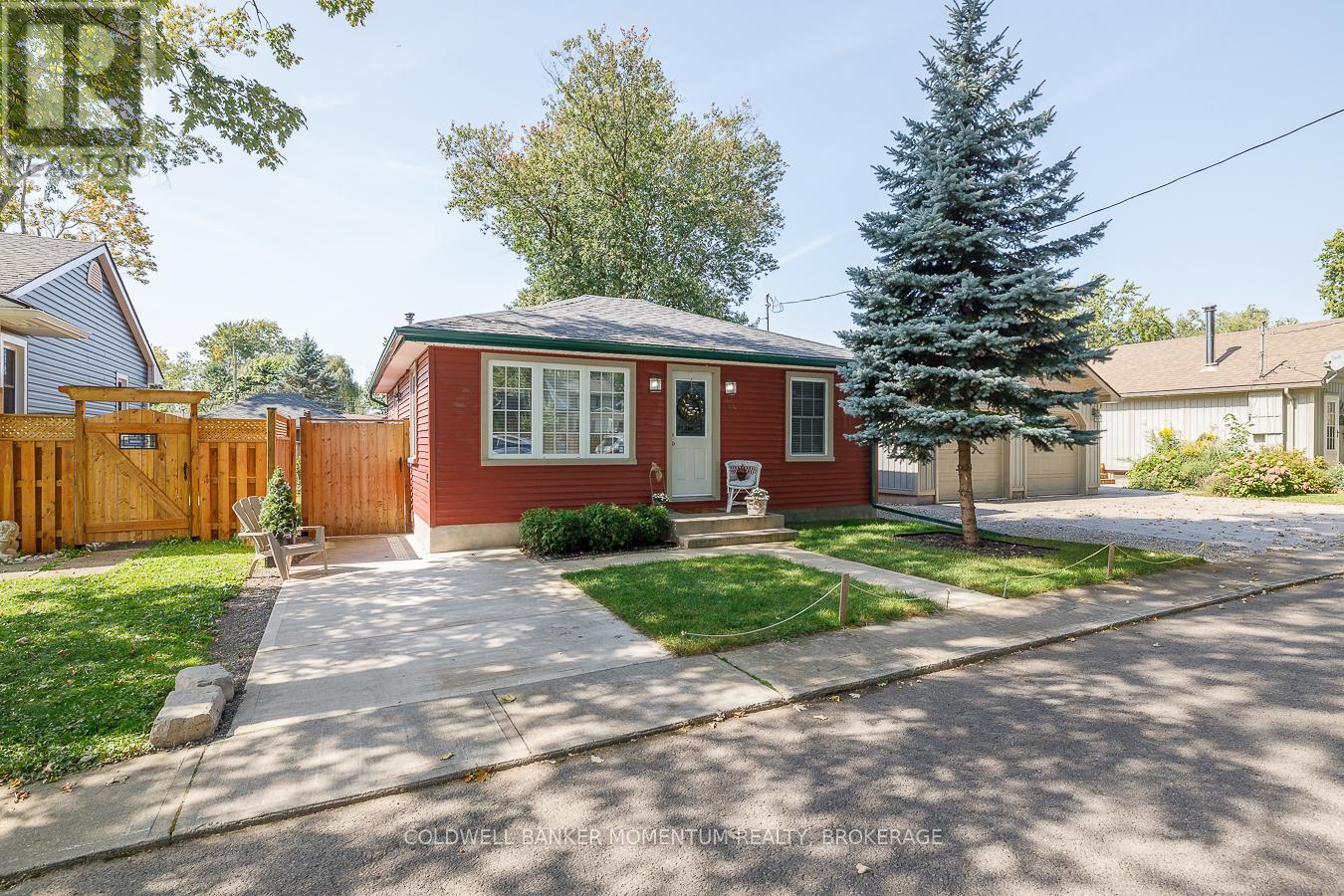 263 Maplewood Avenue, Fort Erie (Crystal Beach), Ontario  L0S 1B0 - Photo 2 - X12175078