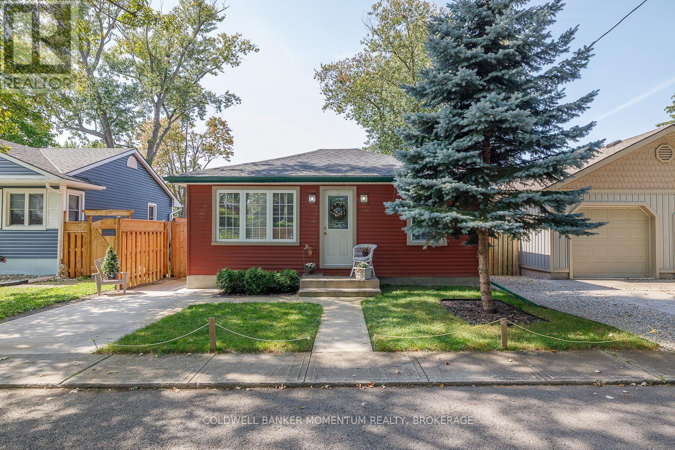 263 Maplewood Avenue, Fort Erie (Crystal Beach), Ontario  L0S 1B0 - Photo 3 - X12175078
