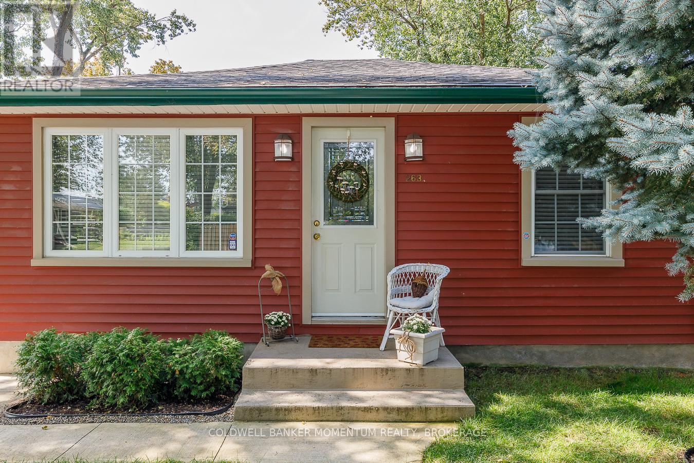 263 Maplewood Avenue, Fort Erie (Crystal Beach), Ontario  L0S 1B0 - Photo 4 - X12175078