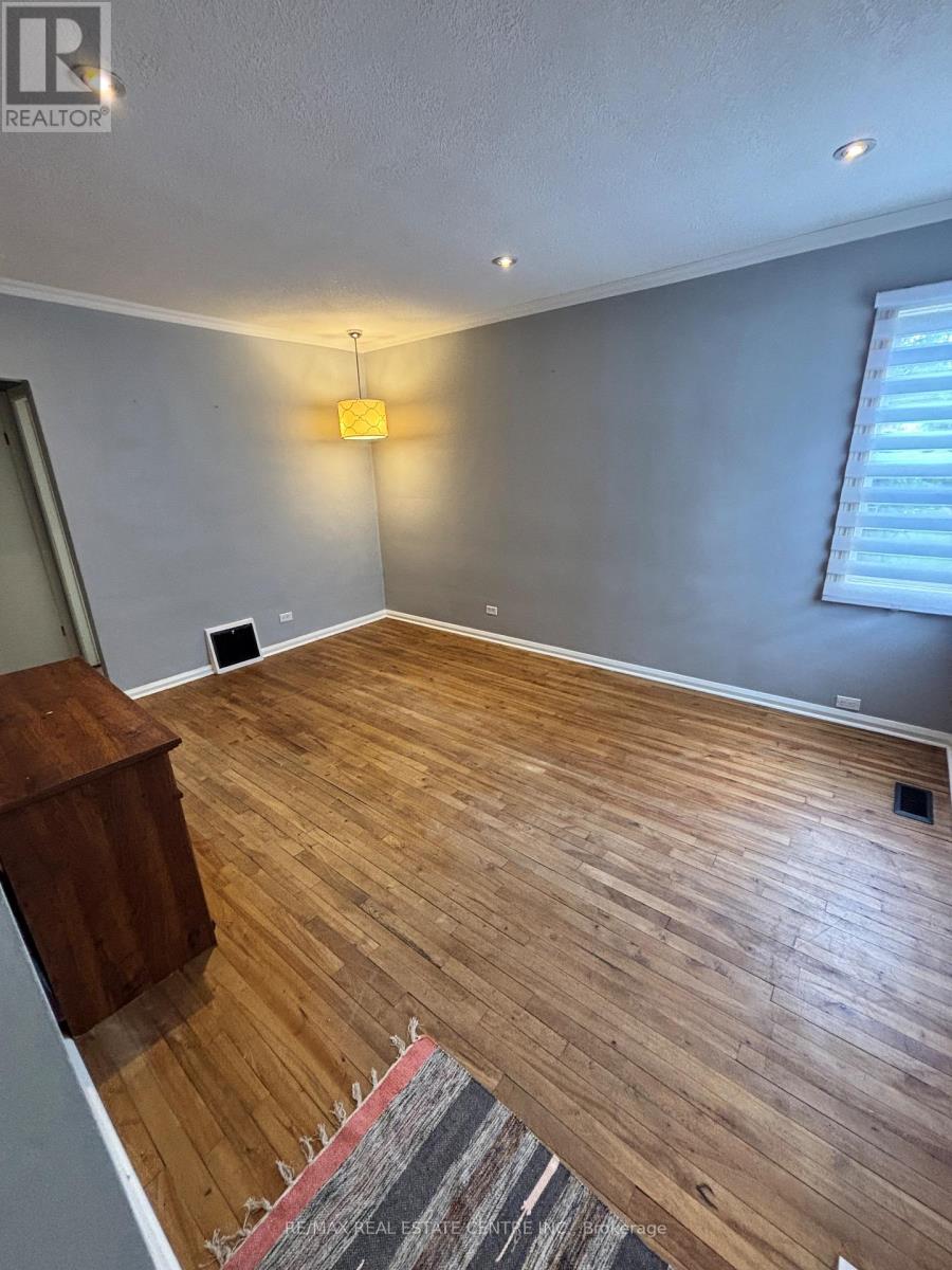 38 St Clair Avenue, Kitchener, Ontario  N2M 3Z4 - Photo 10 - X12092558