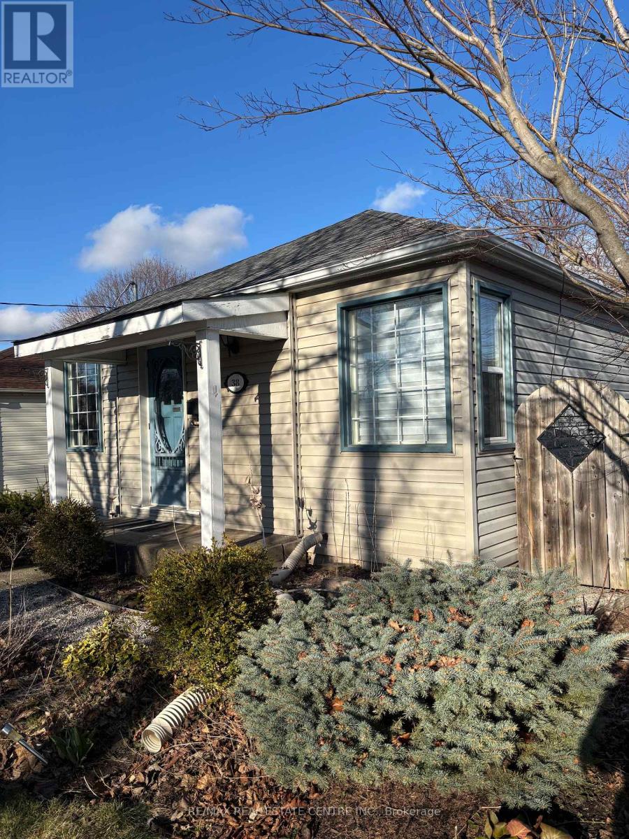 Property at 38 ST CLAIR AVENUE image 3