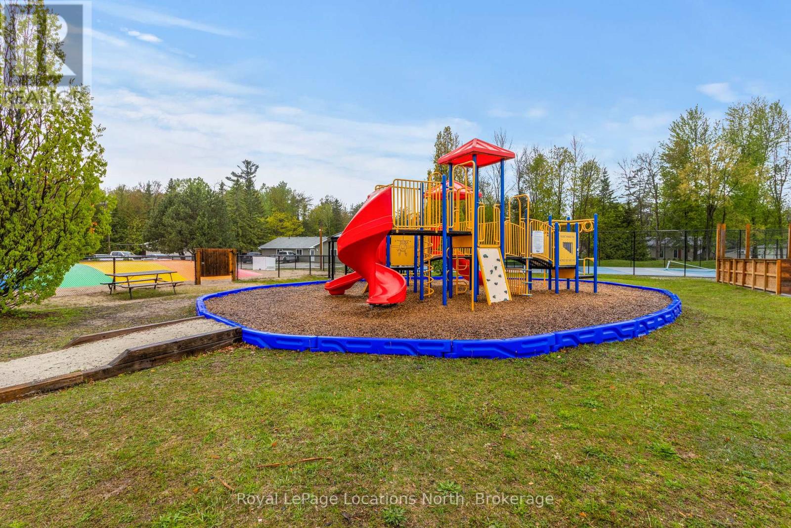 15 Madawaska Trail, Wasaga Beach, Ontario L9Z 1X7 - Photo 41 - S12175070