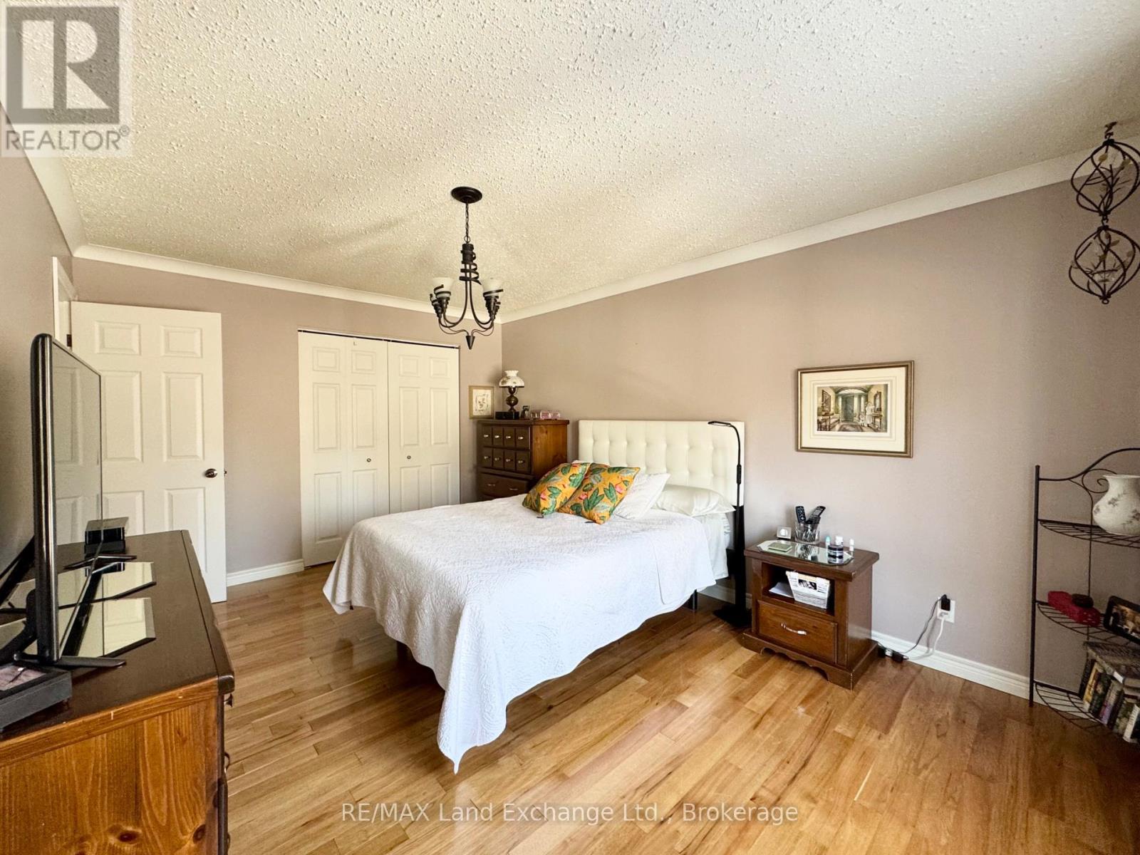 34 Archibald Place, Saugeen Shores, Ontario  N0H 2L0 - Photo 10 - X12175055