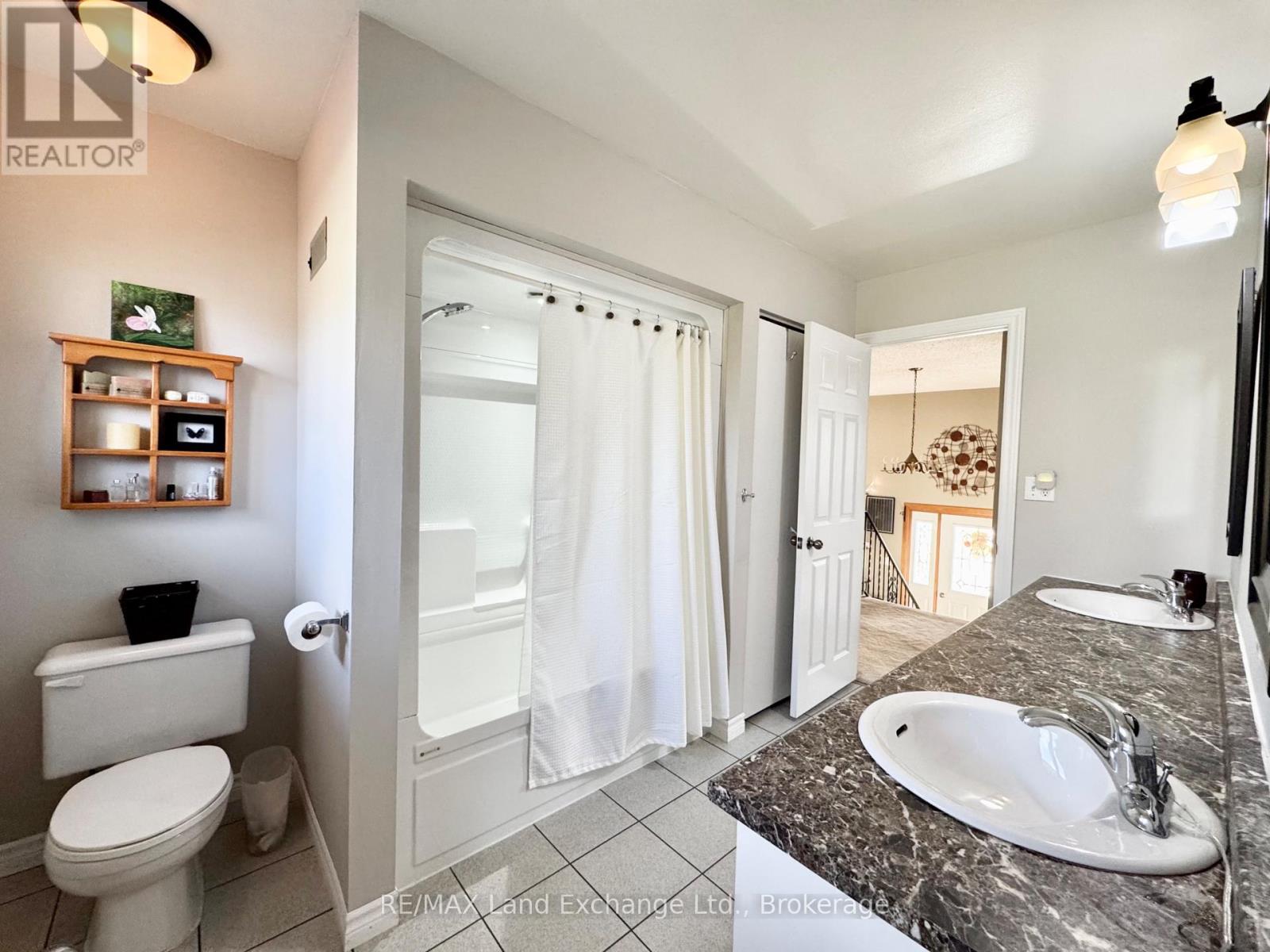 34 Archibald Place, Saugeen Shores, Ontario  N0H 2L0 - Photo 12 - X12175055