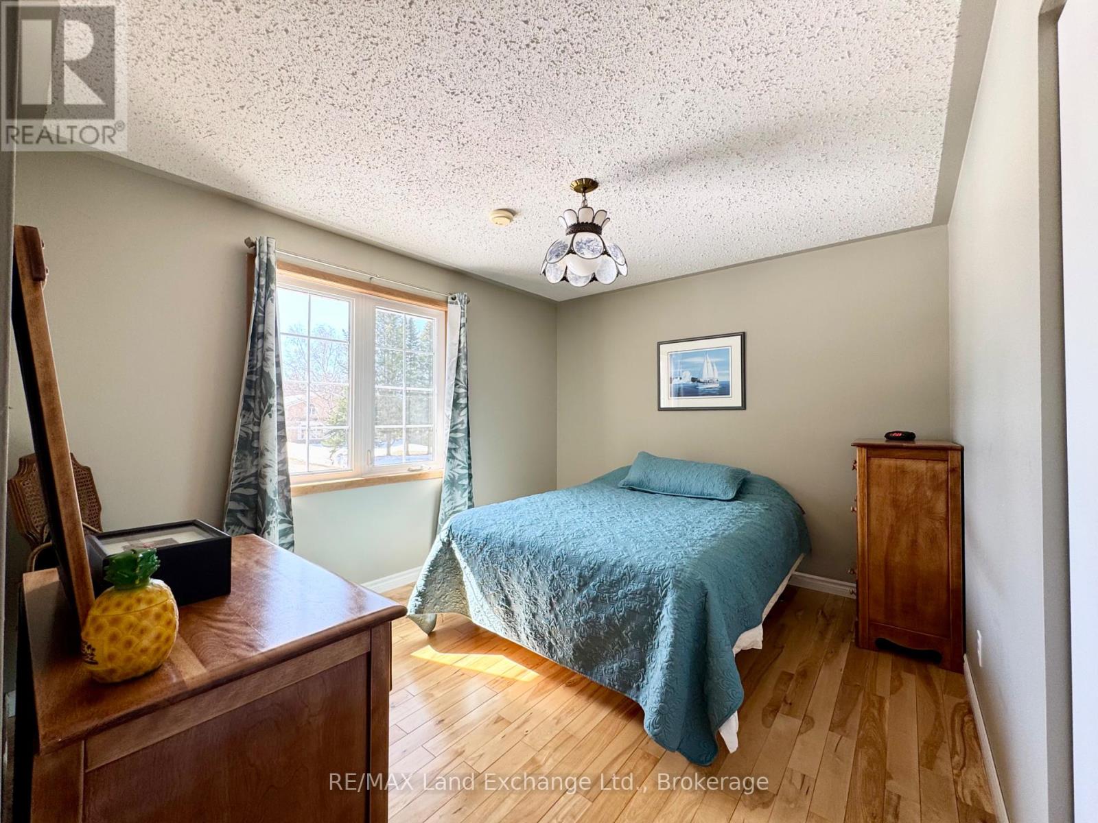 34 Archibald Place, Saugeen Shores, Ontario  N0H 2L0 - Photo 14 - X12175055