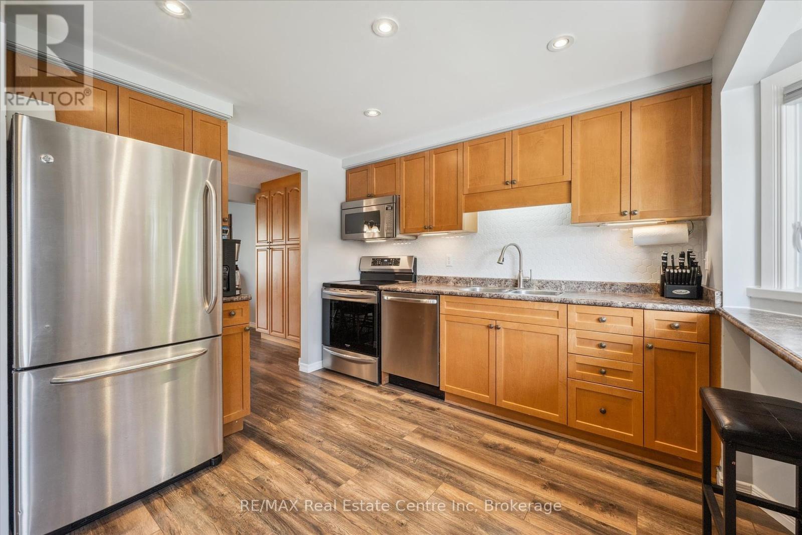265 Strathallan Street, Centre Wellington, Ontario  N1M 3K6 - Photo 6 - X12175062