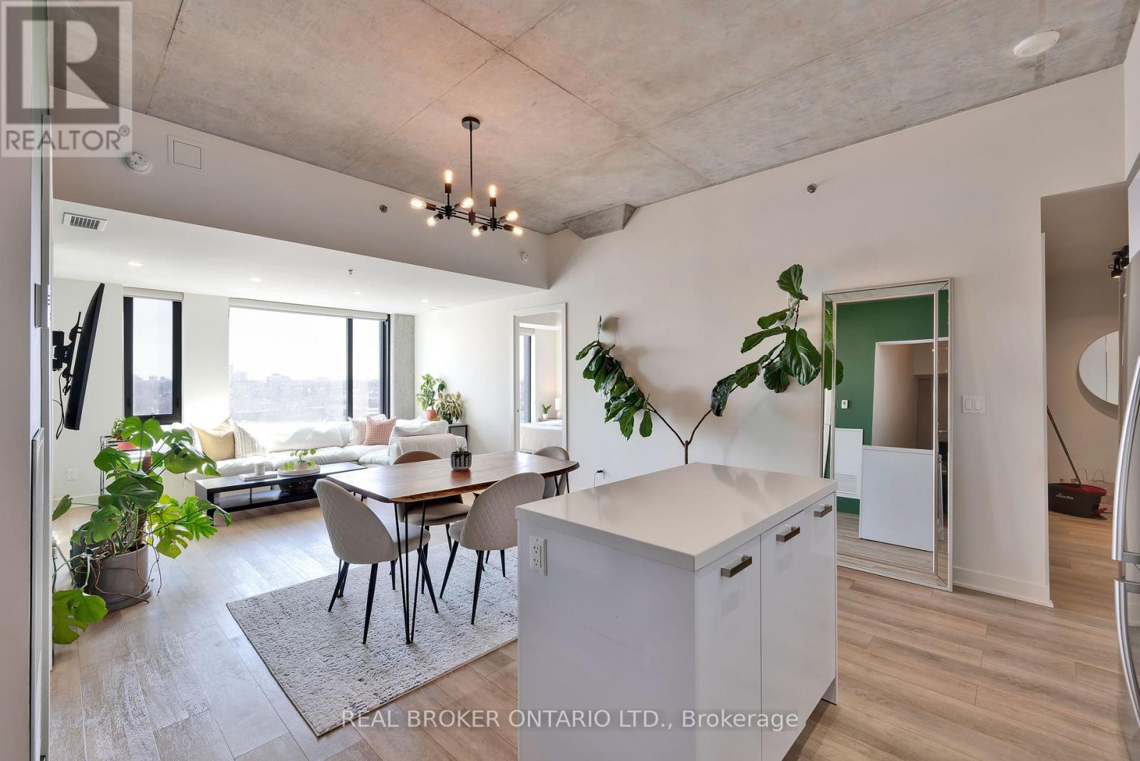 703 - 203 Catherine Street, Ottawa, Ontario  K2P 1J5 - Photo 7 - X12175022