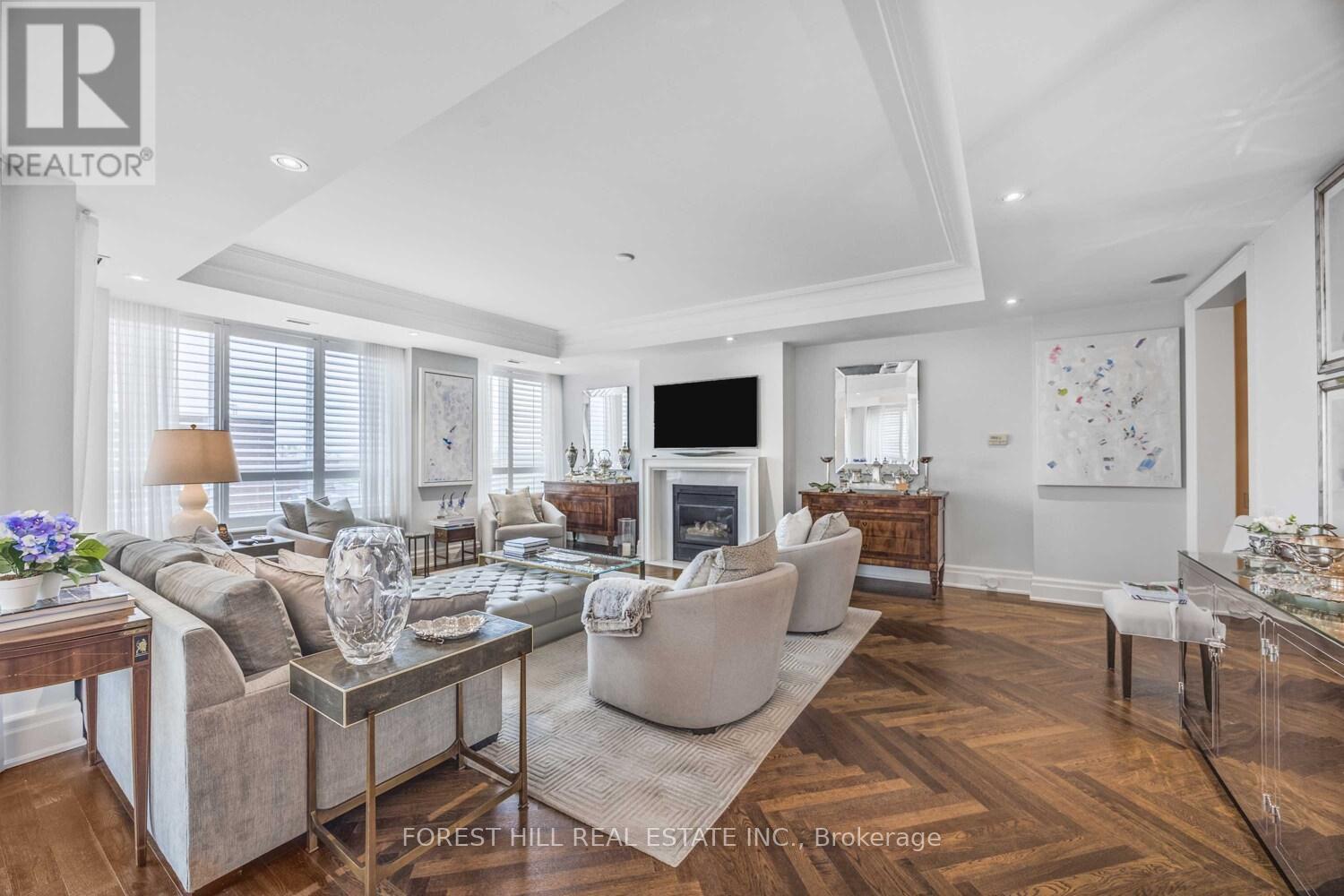 Property at 802 - 155 ST CLAIR AVENUE image 4