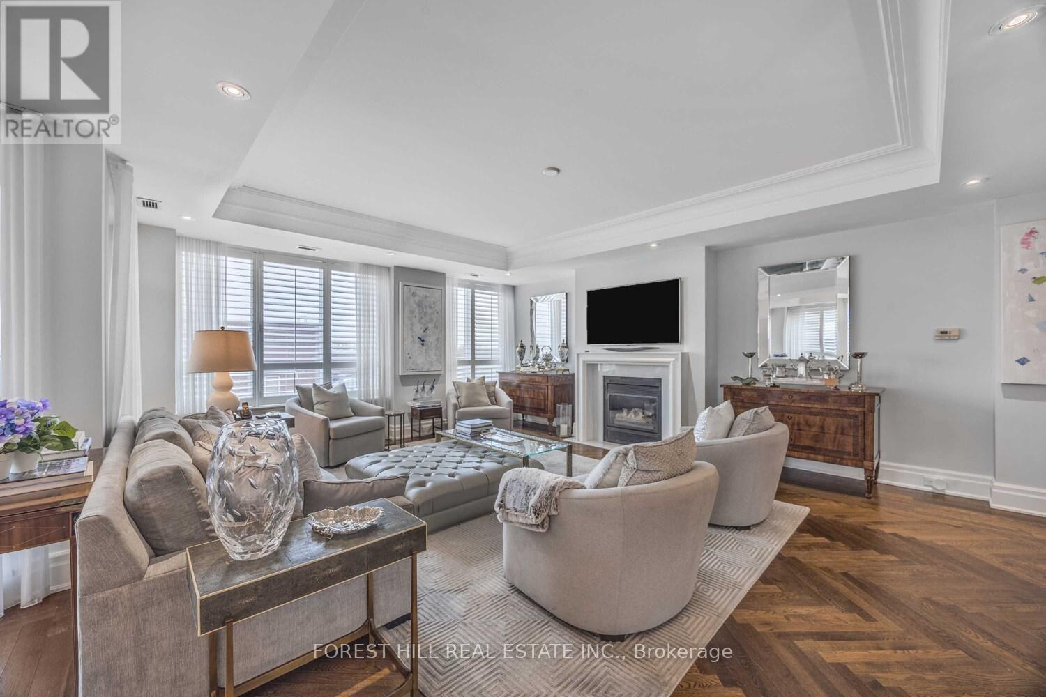802 - 155 St Clair Avenue, Toronto, Ontario  M4V 0A1 - Photo 5 - C12175023