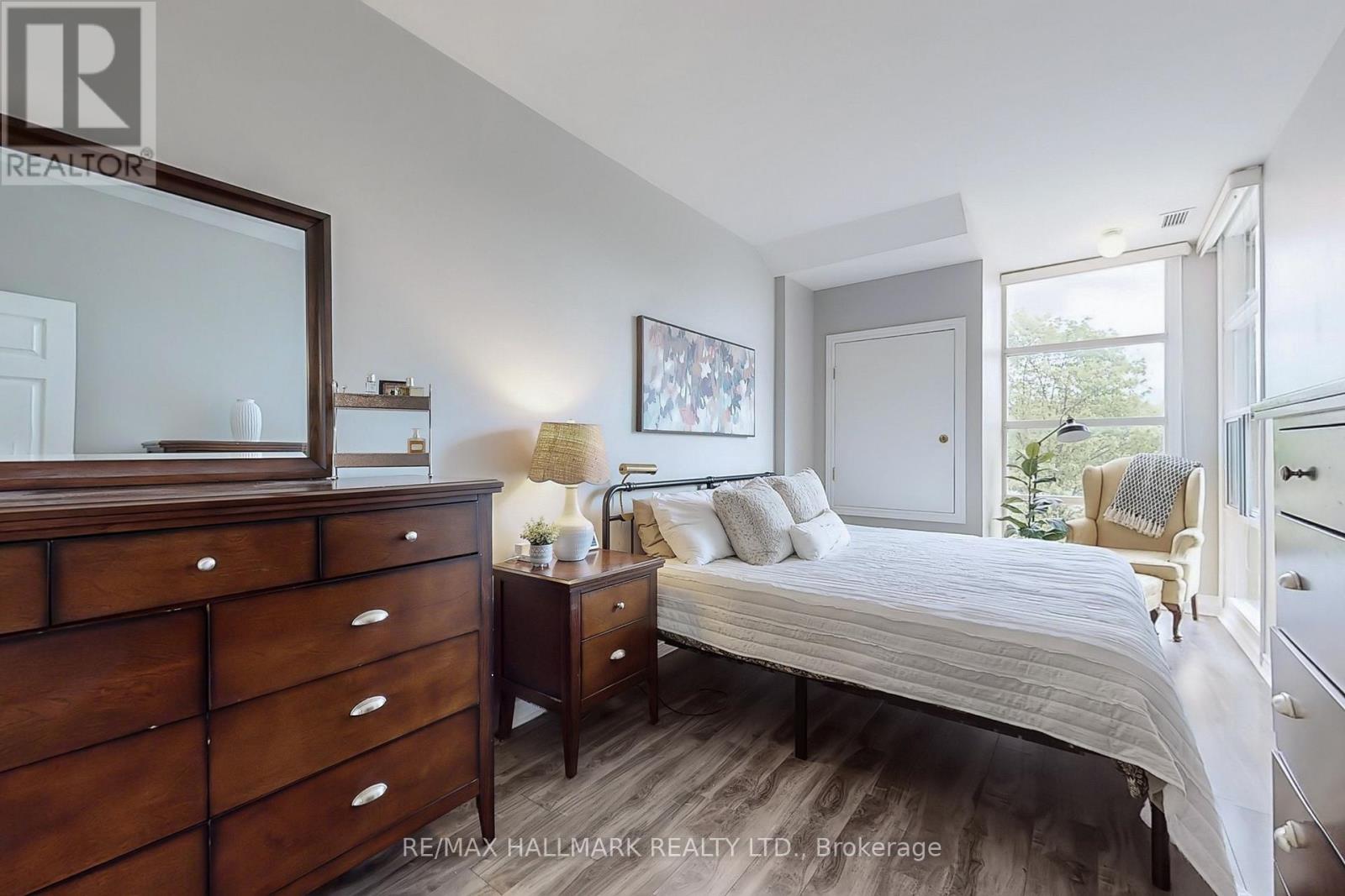 219 - 1 Leaside Park Drive, Toronto, Ontario  M4H 1R1 - Photo 13 - C12175049
