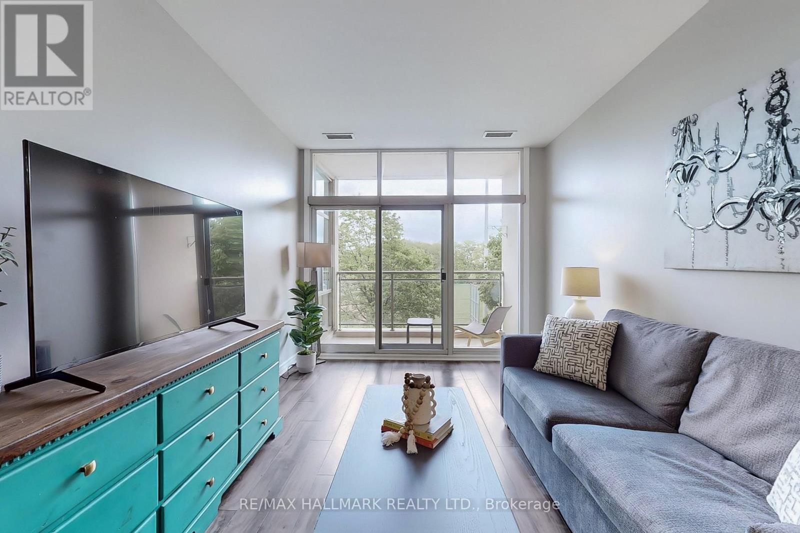 219 - 1 Leaside Park Drive, Toronto, Ontario  M4H 1R1 - Photo 3 - C12175049