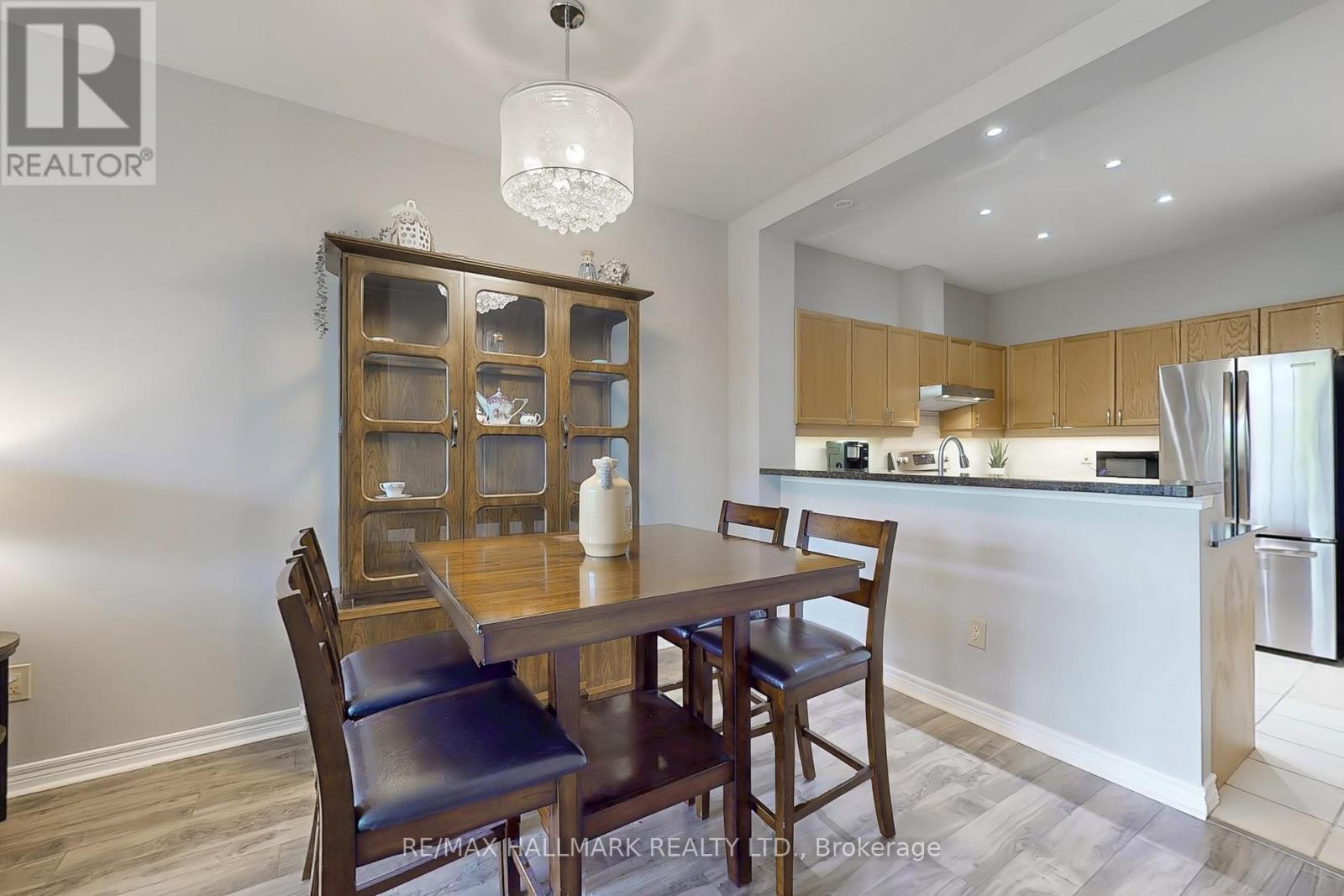 219 - 1 Leaside Park Drive, Toronto, Ontario  M4H 1R1 - Photo 8 - C12175049