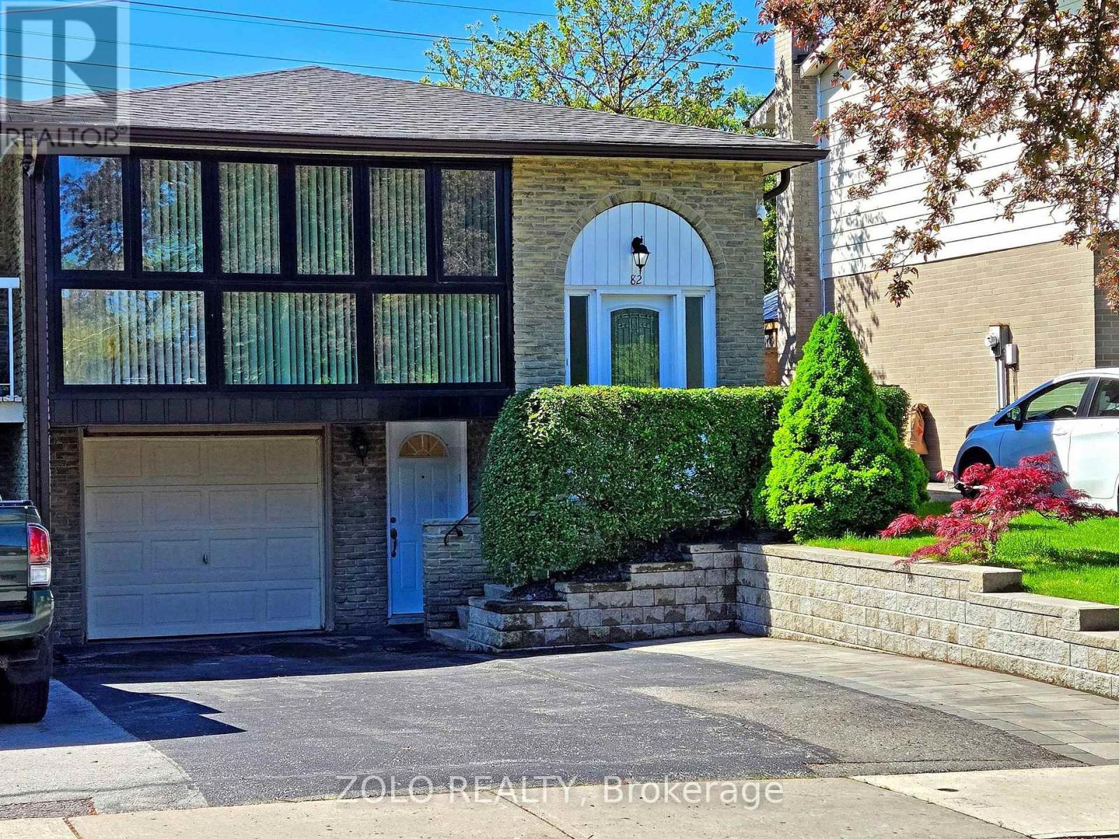 82 SEXTON CRESCENT, Toronto, Ontario
