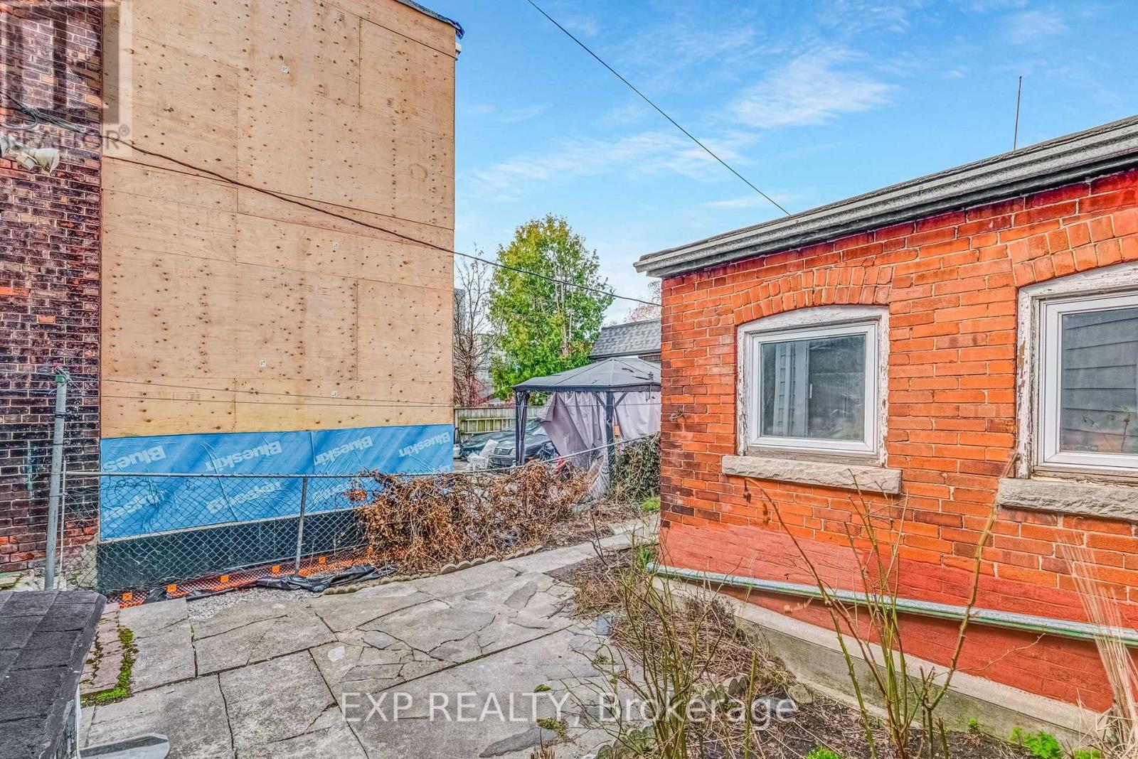 24 Brookfield Street, Toronto, Ontario  M6J 3A9 - Photo 22 - C12175077