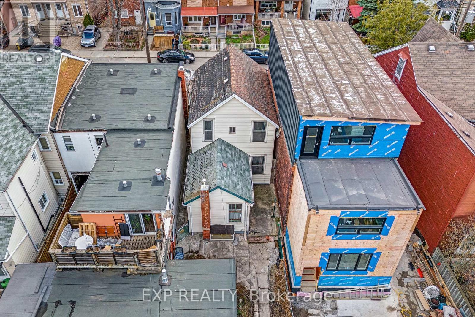 24 Brookfield Street, Toronto, Ontario  M6J 3A9 - Photo 23 - C12175077