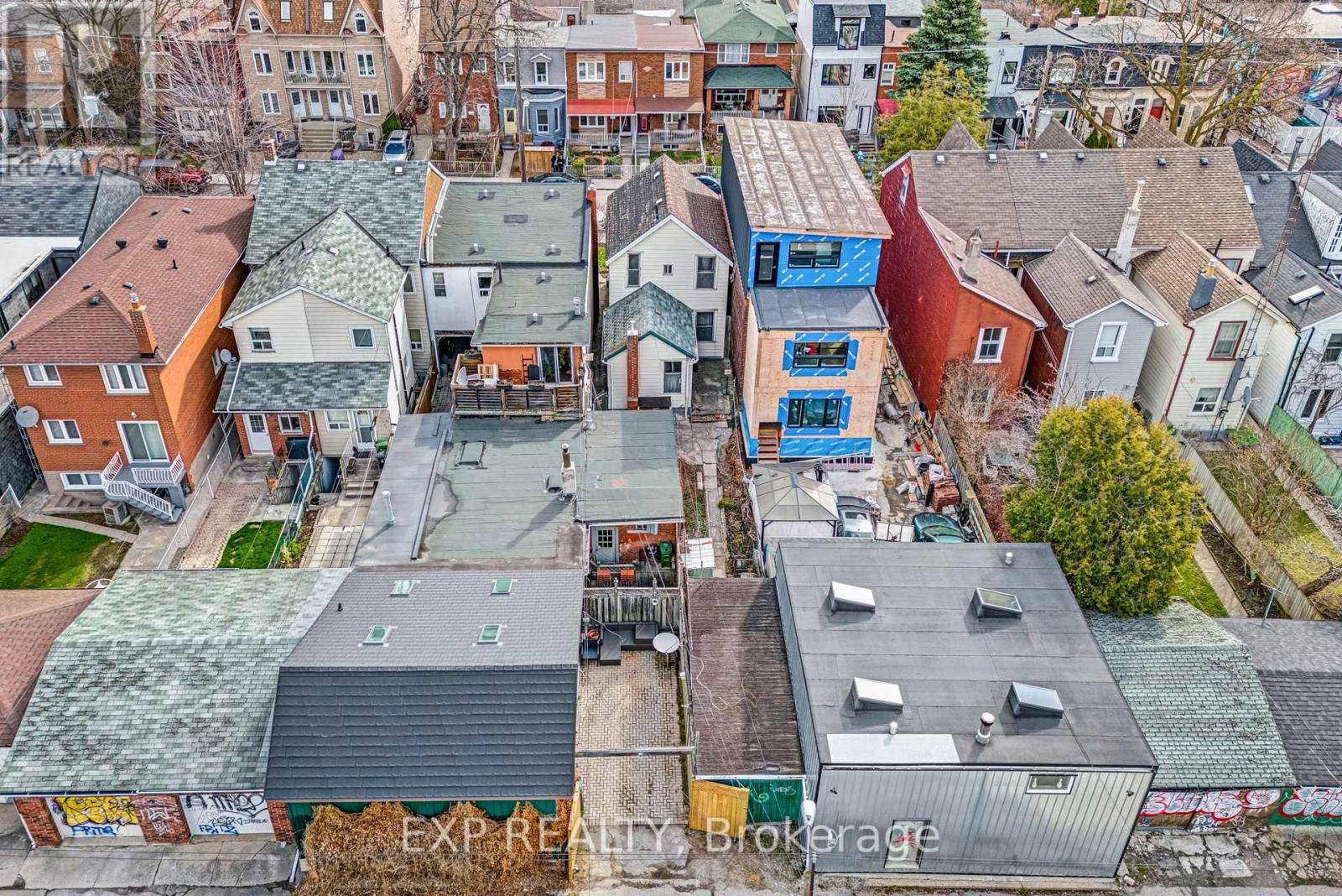 24 Brookfield Street, Toronto, Ontario  M6J 3A9 - Photo 25 - C12175077