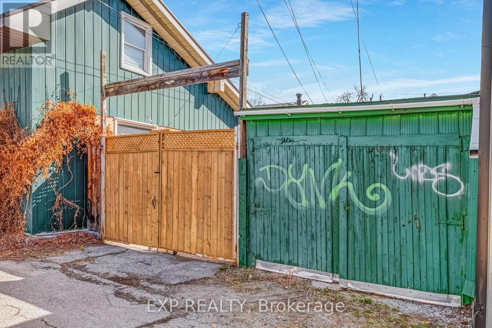 24 Brookfield Street, Toronto, Ontario  M6J 3A9 - Photo 27 - C12175077