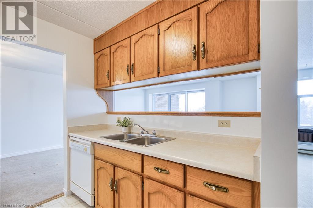 8 Christopher Court Unit# 603, Guelph, Ontario N1G 4N7 - Photo 11 - 40727630
