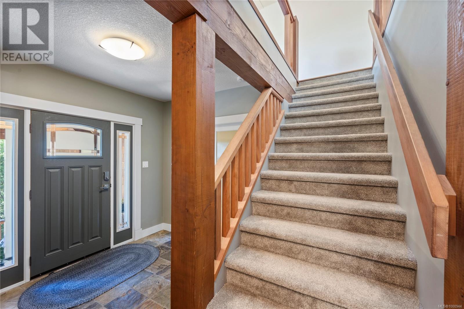Property at 1589 Sherwood Dr image 1