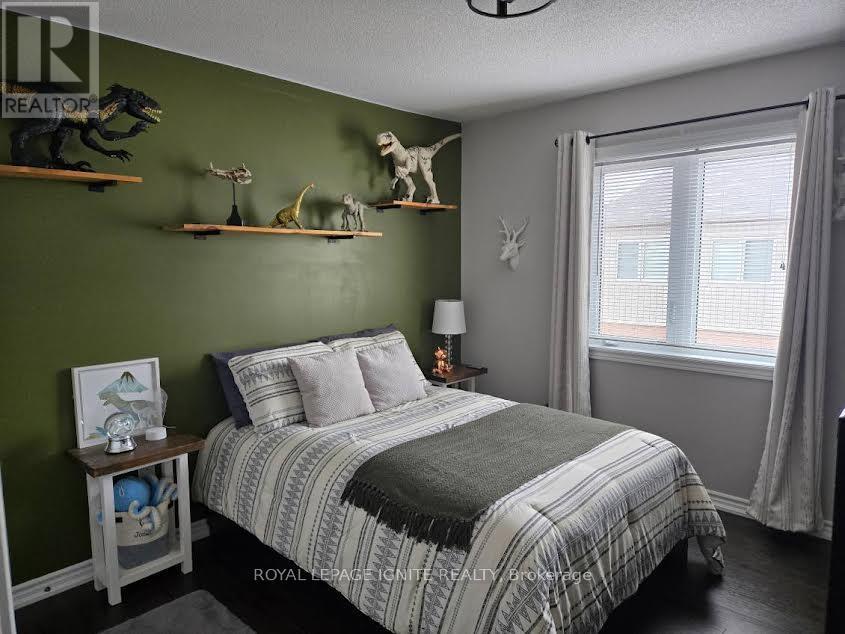 170 Gold Park Gate, Essa, Ontario  L3W 0B4 - Photo 13 - N12070314