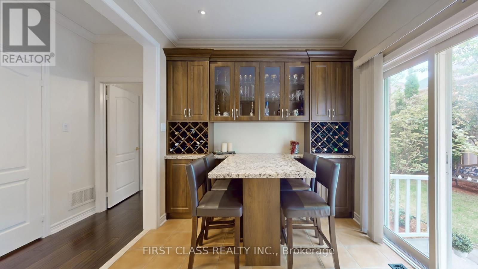 35 Valemount Way S, Aurora, Ontario  L4G 7S3 - Photo 11 - N12175059