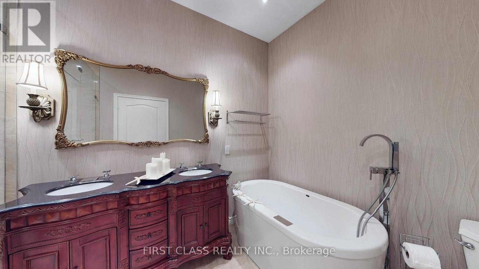35 Valemount Way S, Aurora, Ontario  L4G 7S3 - Photo 16 - N12175059