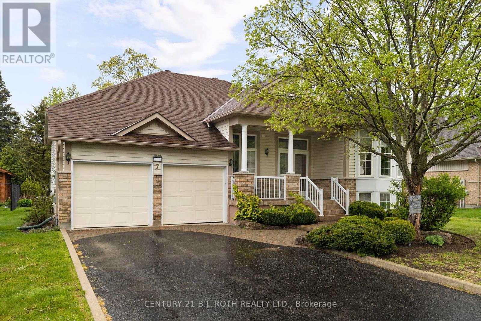 7 Trailwood Place, Wasaga Beach, Ontario  L9Z 1M6 - Photo 2 - S12175013
