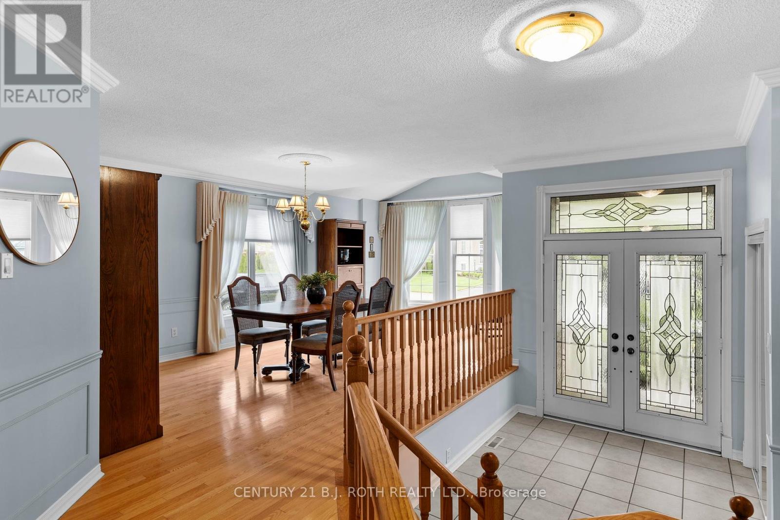 7 Trailwood Place, Wasaga Beach, Ontario  L9Z 1M6 - Photo 6 - S12175013