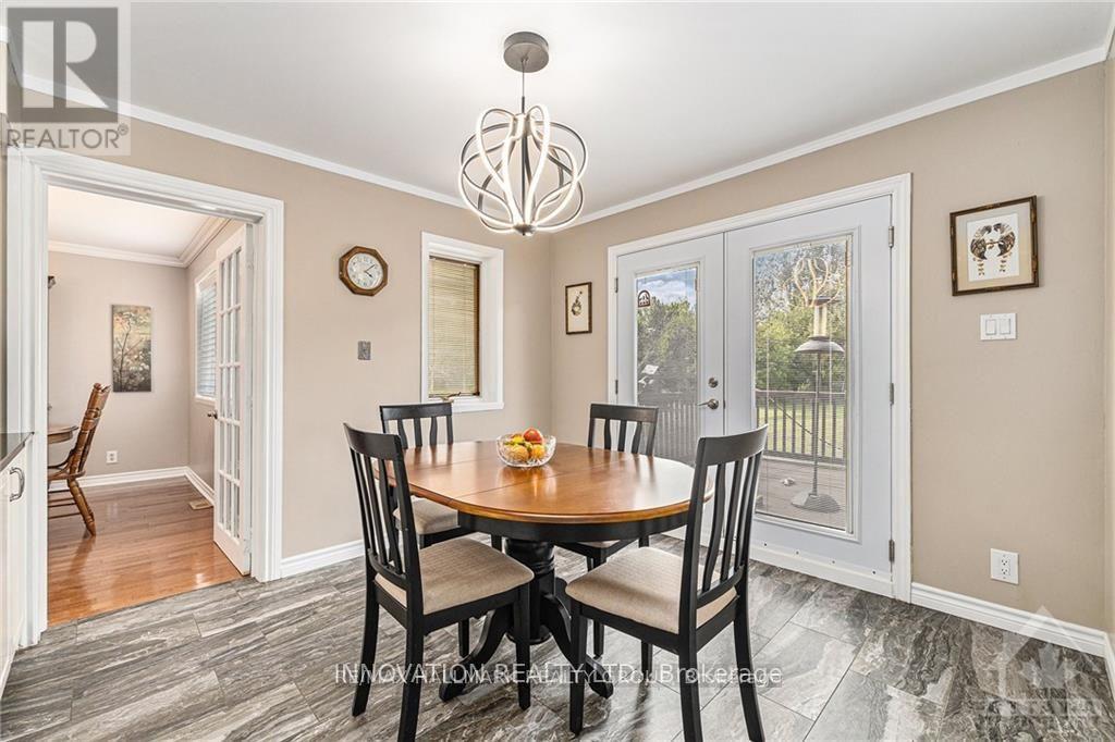 7 Grierson Lane, Ottawa, Ontario  K2W 1A6 - Photo 12 - X12108889