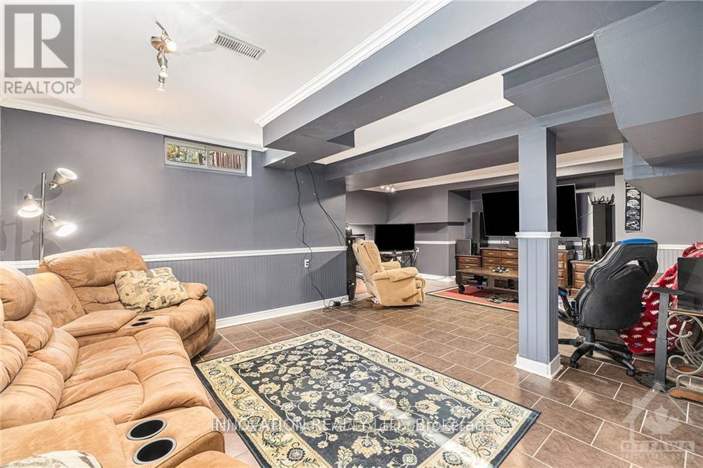 7 Grierson Lane, Ottawa, Ontario  K2W 1A6 - Photo 30 - X12108889