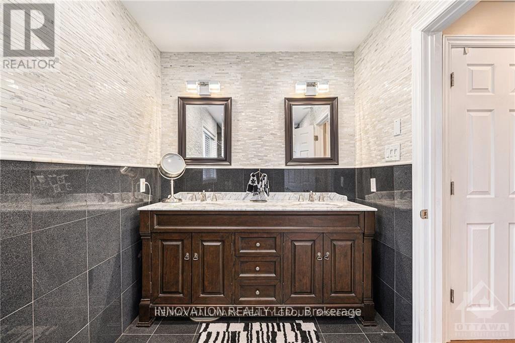 7 Grierson Lane, Ottawa, Ontario  K2W 1A6 - Photo 18 - X12108889