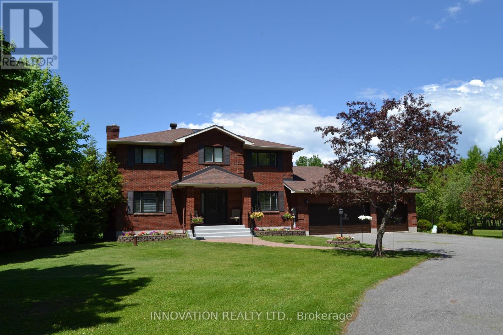7 Grierson Lane, Ottawa, Ontario  K2W 1A6 - Photo 2 - X12108889