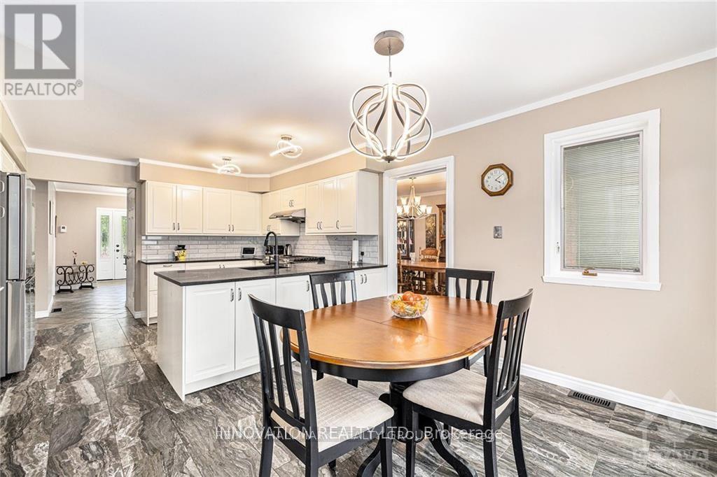 7 Grierson Lane, Ottawa, Ontario  K2W 1A6 - Photo 9 - X12108889