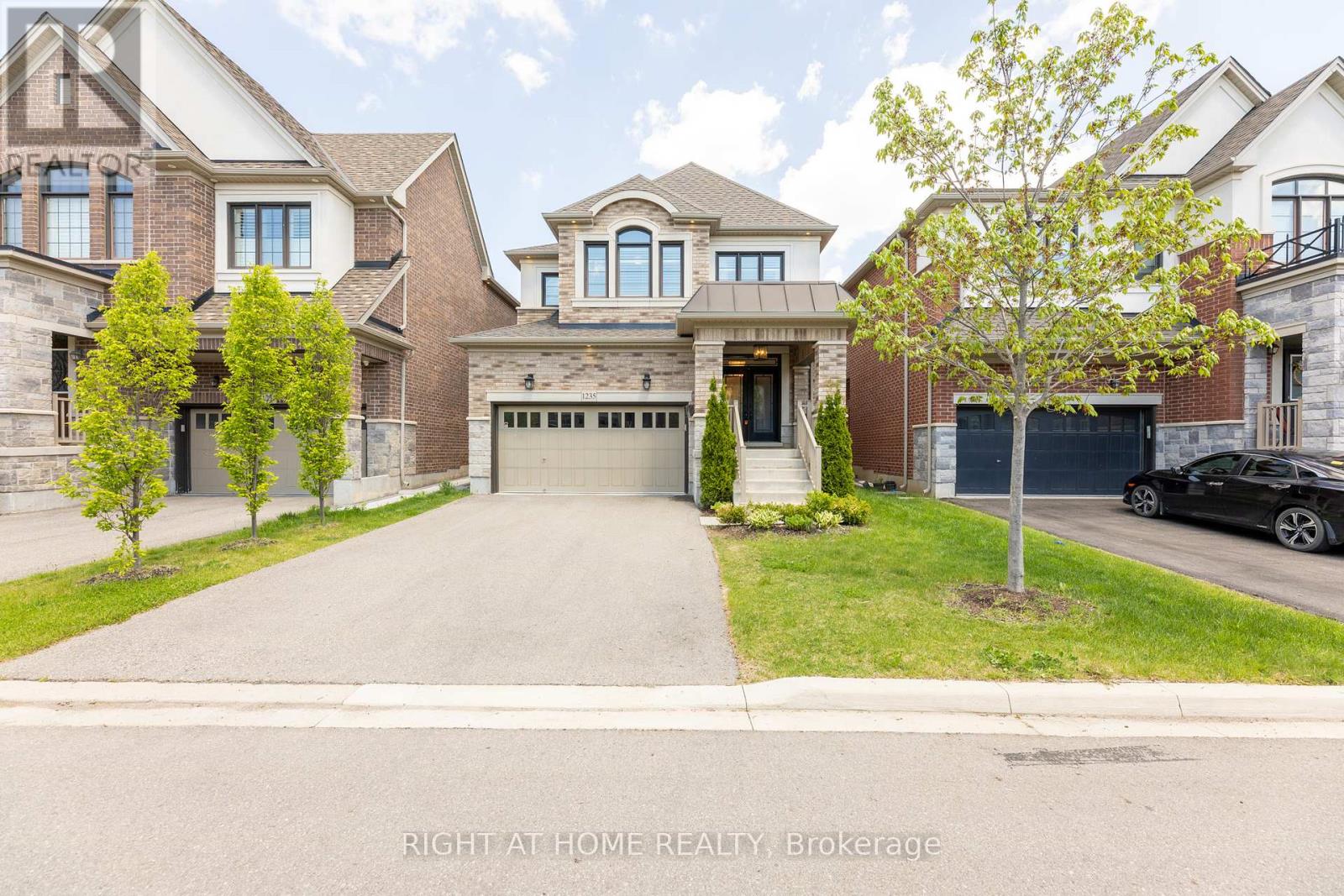 1235 Mcphedran Point, Milton, Ontario  L9E 1J8 - Photo 1 - W12175061