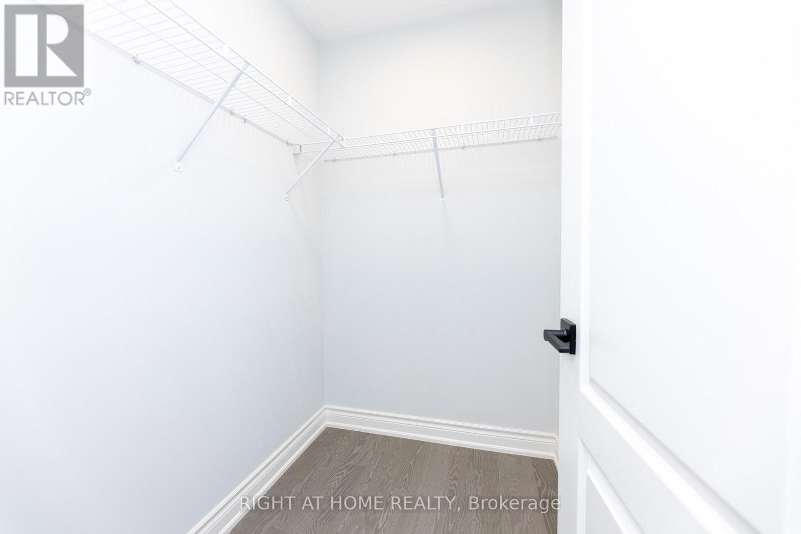 1235 Mcphedran Point, Milton, Ontario  L9E 1J8 - Photo 26 - W12175061