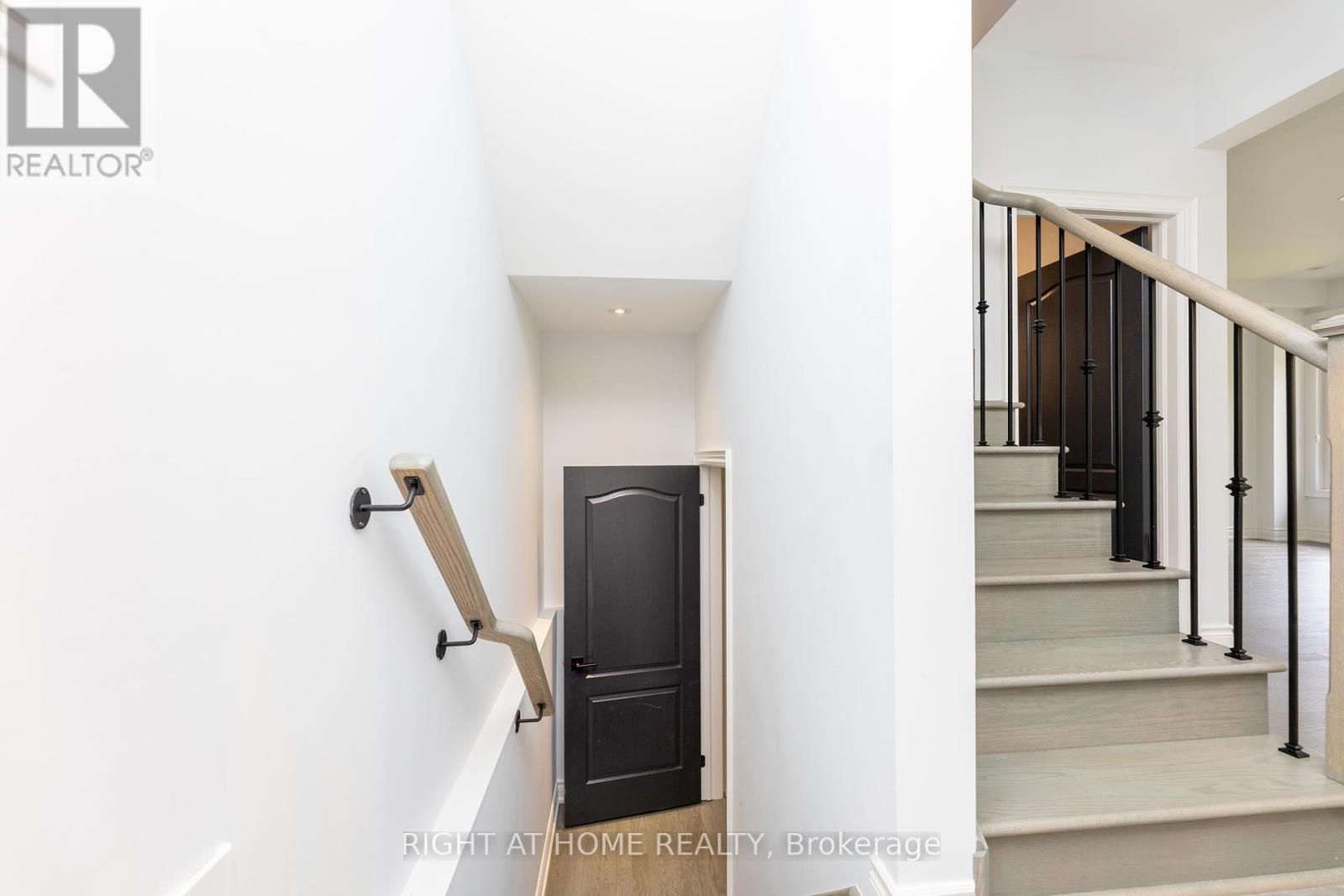 1235 Mcphedran Point, Milton, Ontario  L9E 1J8 - Photo 43 - W12175061