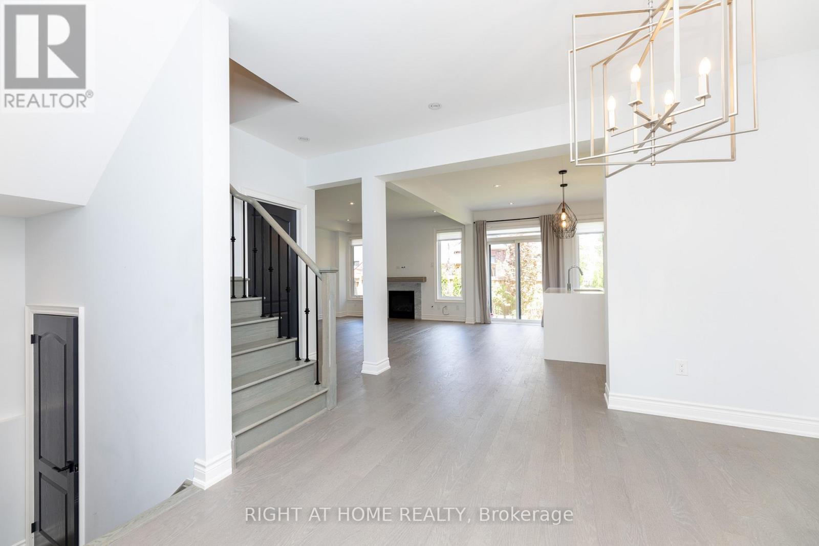 1235 Mcphedran Point, Milton, Ontario  L9E 1J8 - Photo 6 - W12175061