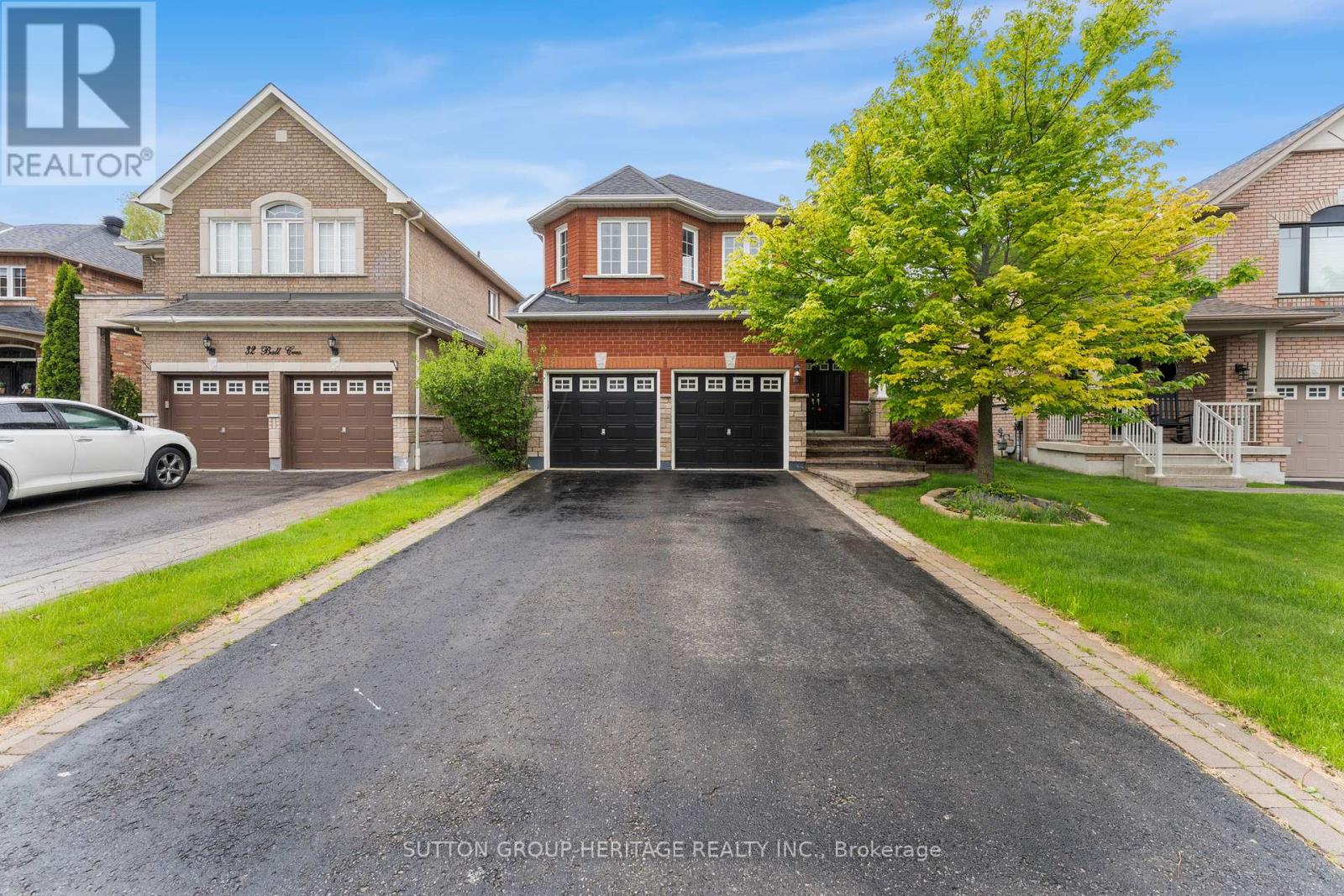 34 BALL CRESCENT, Whitby, Ontario