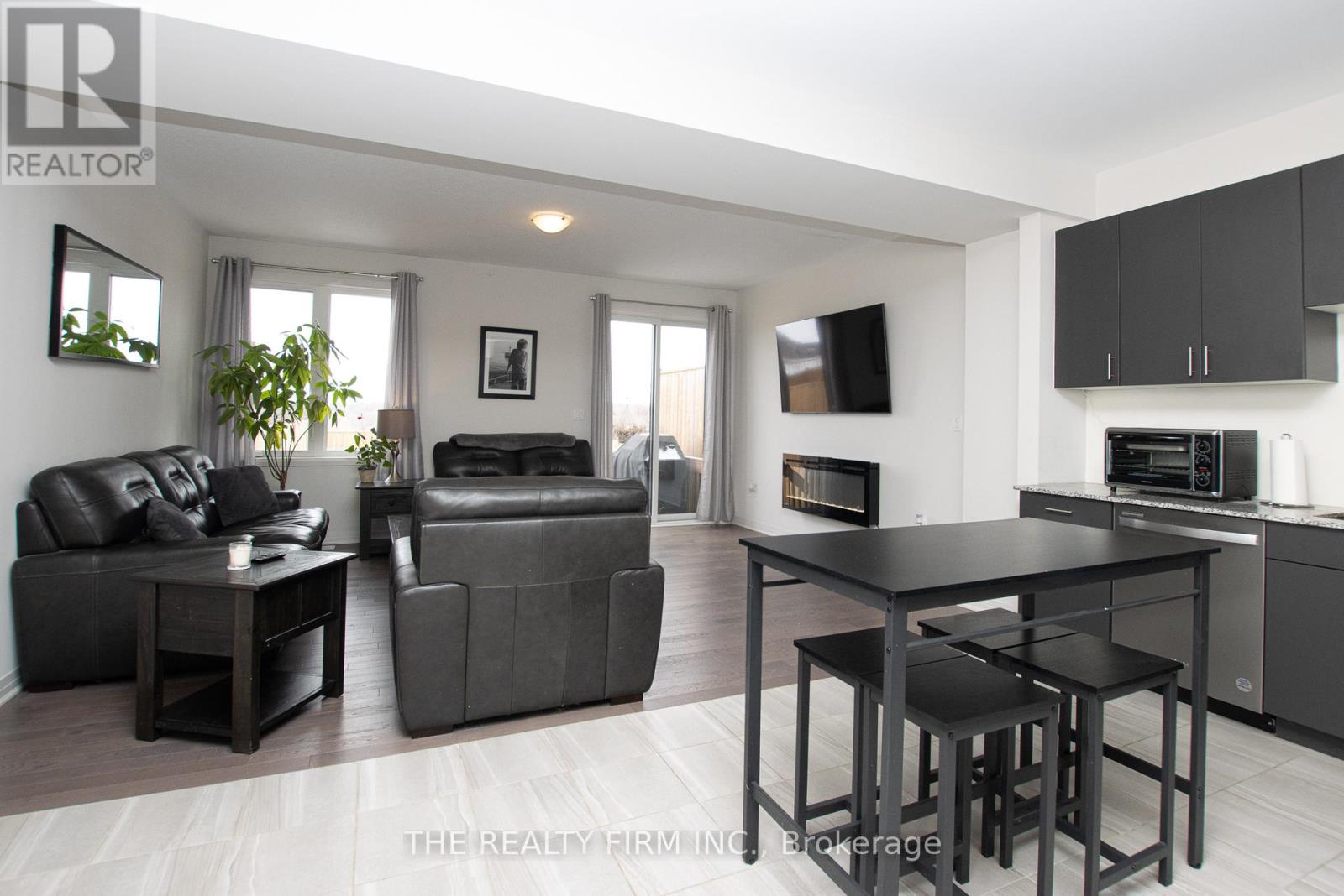 78 Middleton Street, Zorra, Ontario  N0M 2M0 - Photo 7 - X12175106