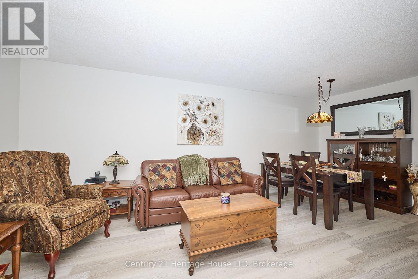 12 - 226 Vansickle Road, St. Catharines, Ontario  L2S 2S7 - Photo 11 - X12175148