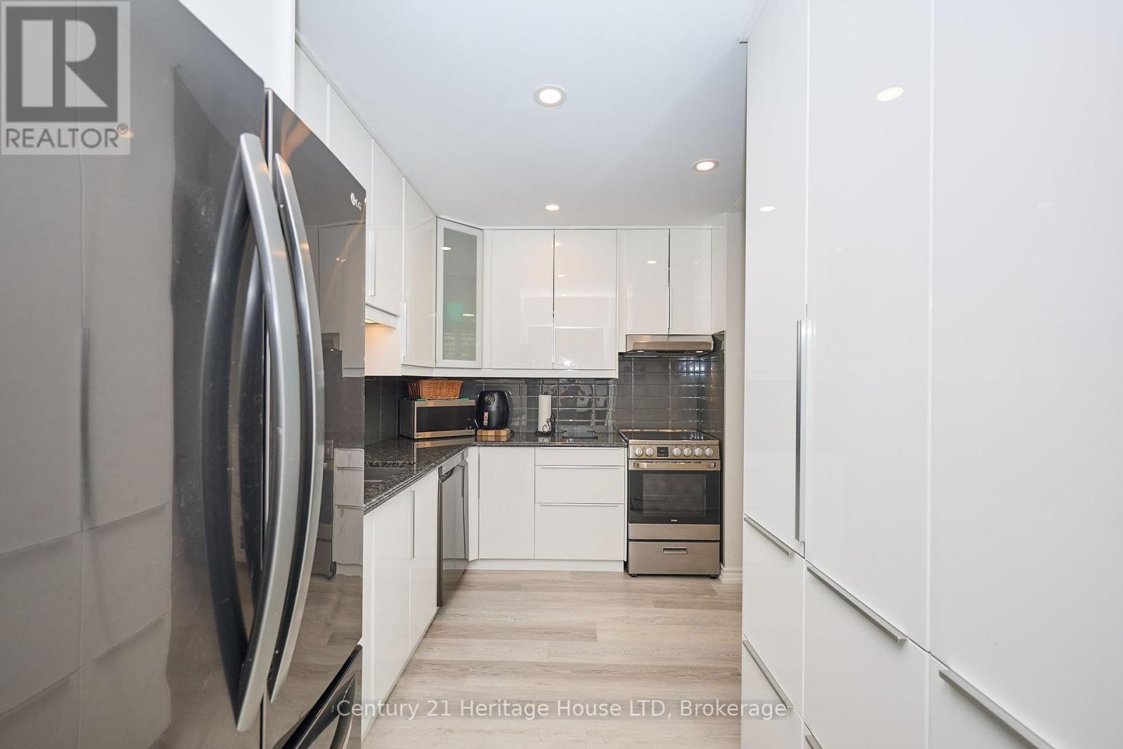 Property at 12 - 226 VANSICKLE ROAD image 4