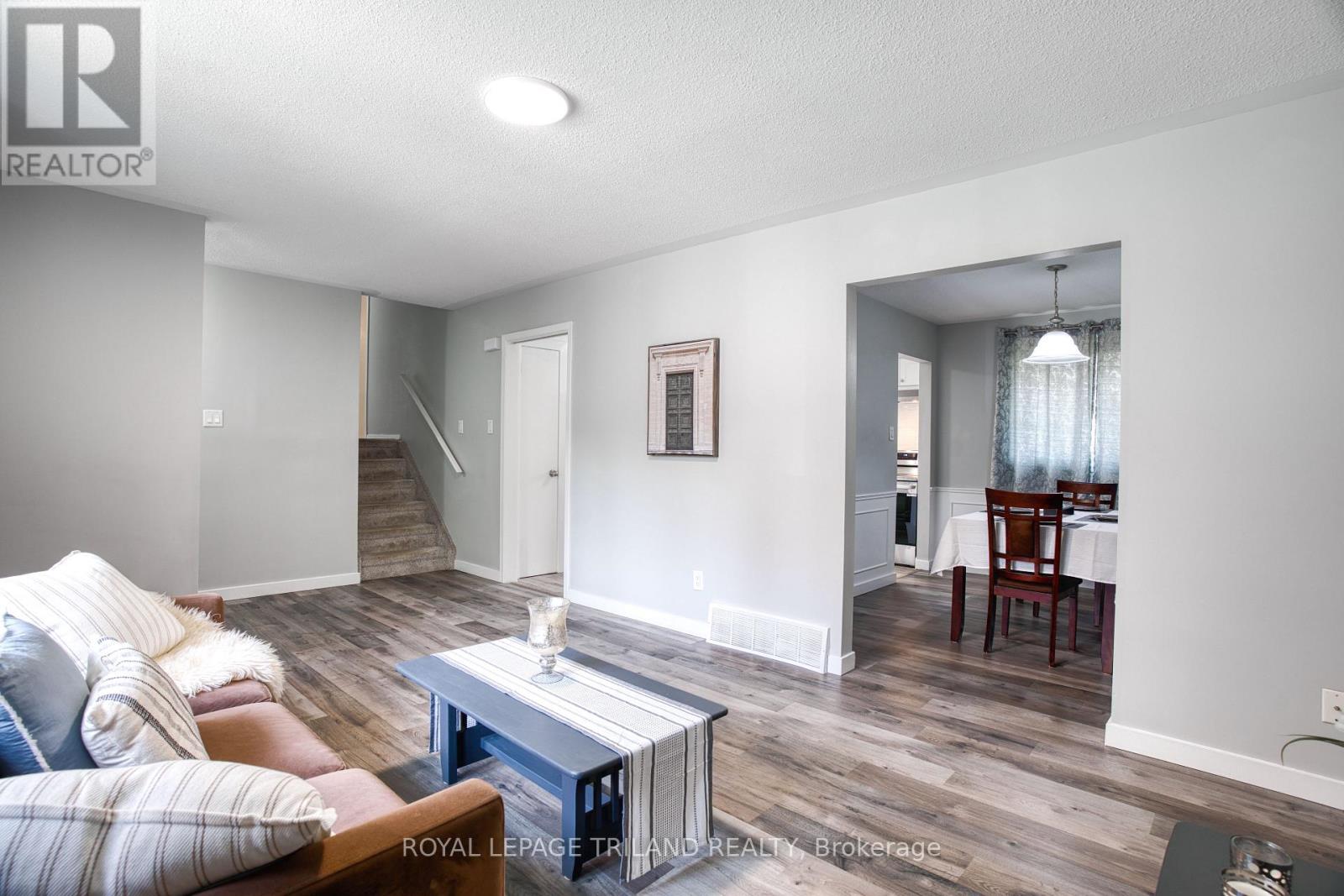 35 Rollscourt Gardens, London North, Ontario  N6G 1L9 - Photo 9 - X12163331