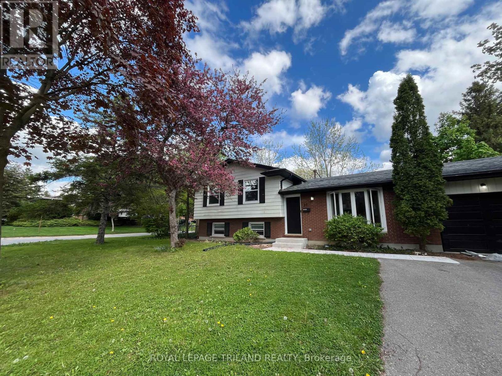 35 Rollscourt Gardens, London North, Ontario  N6G 1L9 - Photo 27 - X12163331