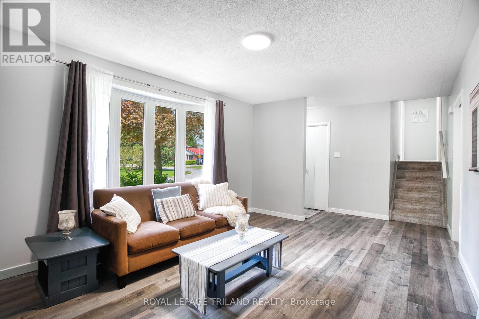35 Rollscourt Gardens, London North (North K), Ontario  N6G 1L9 - Photo 8 - X12163331