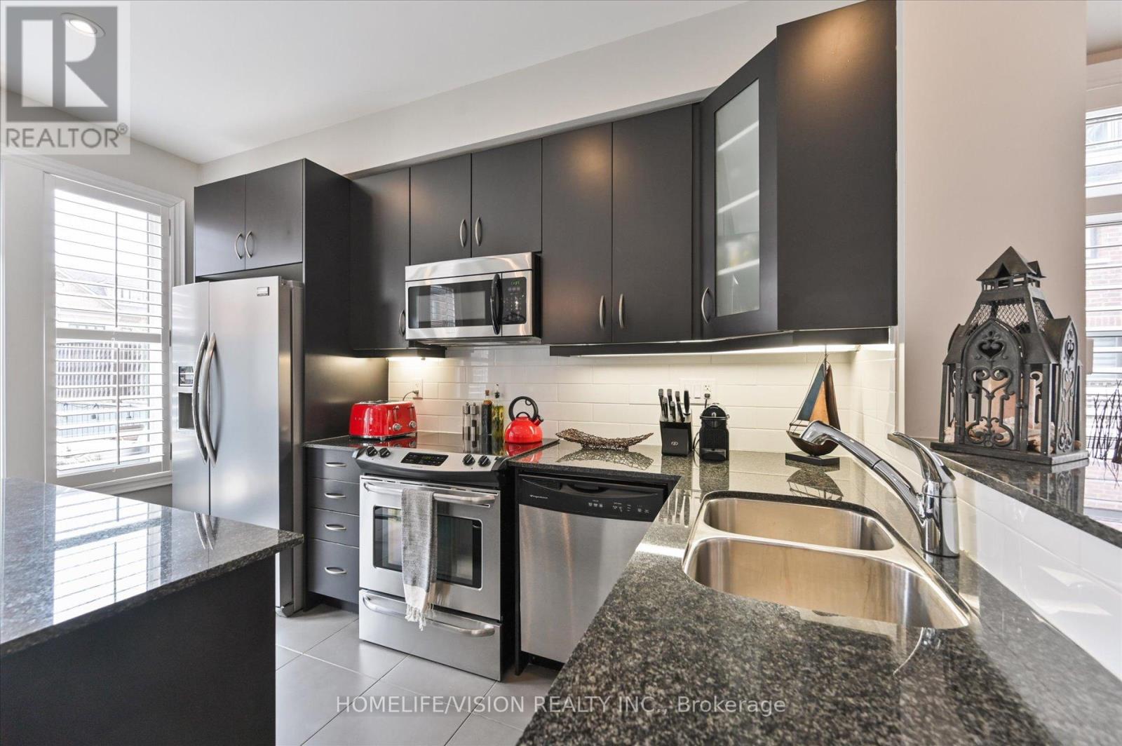2 Agar Lane, Vaughan, Ontario  L4L 2A7 - Photo 17 - N12140290