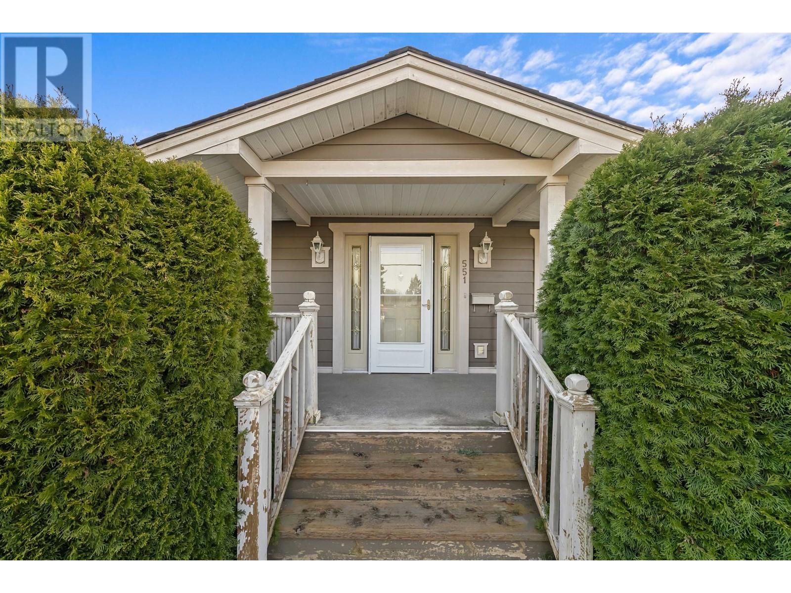 551 Poirier Street, Coquitlam, British Columbia  V3J 6A6 - Photo 7 - R2988328