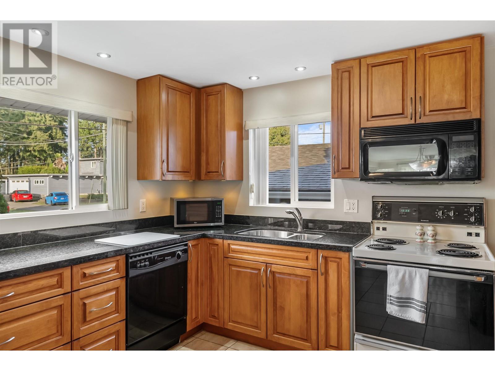 551 Poirier Street, Coquitlam, British Columbia  V3J 6A6 - Photo 15 - R2988328