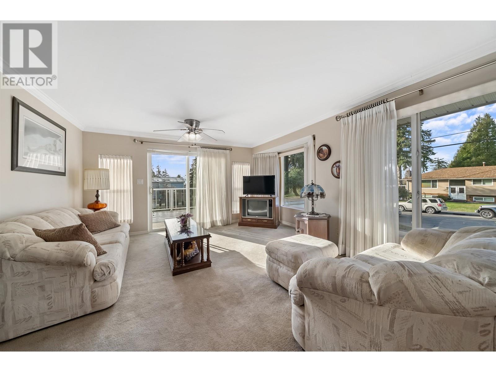 551 Poirier Street, Coquitlam, British Columbia  V3J 6A6 - Photo 10 - R2988328
