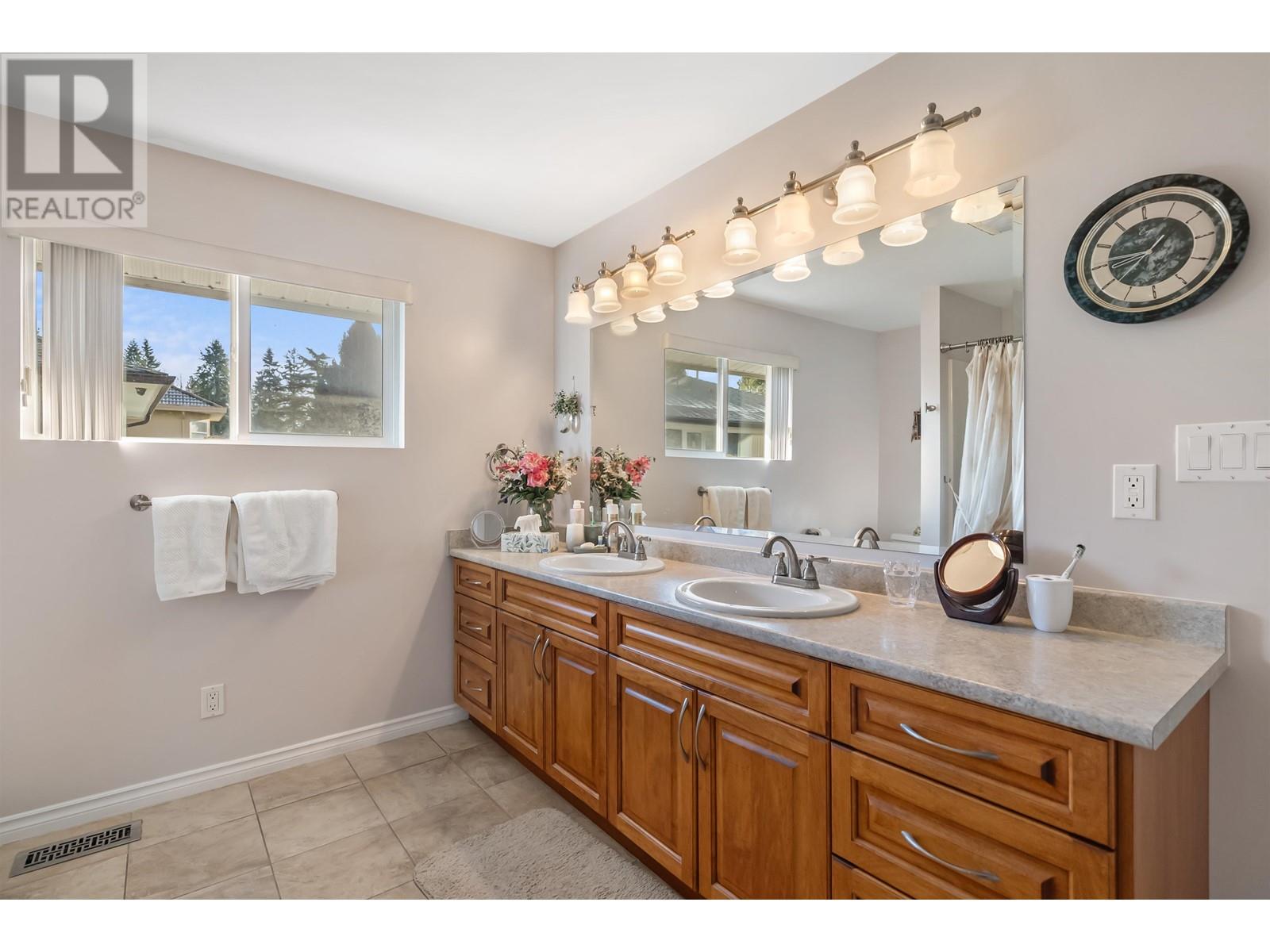 551 Poirier Street, Coquitlam, British Columbia  V3J 6A6 - Photo 21 - R2988328