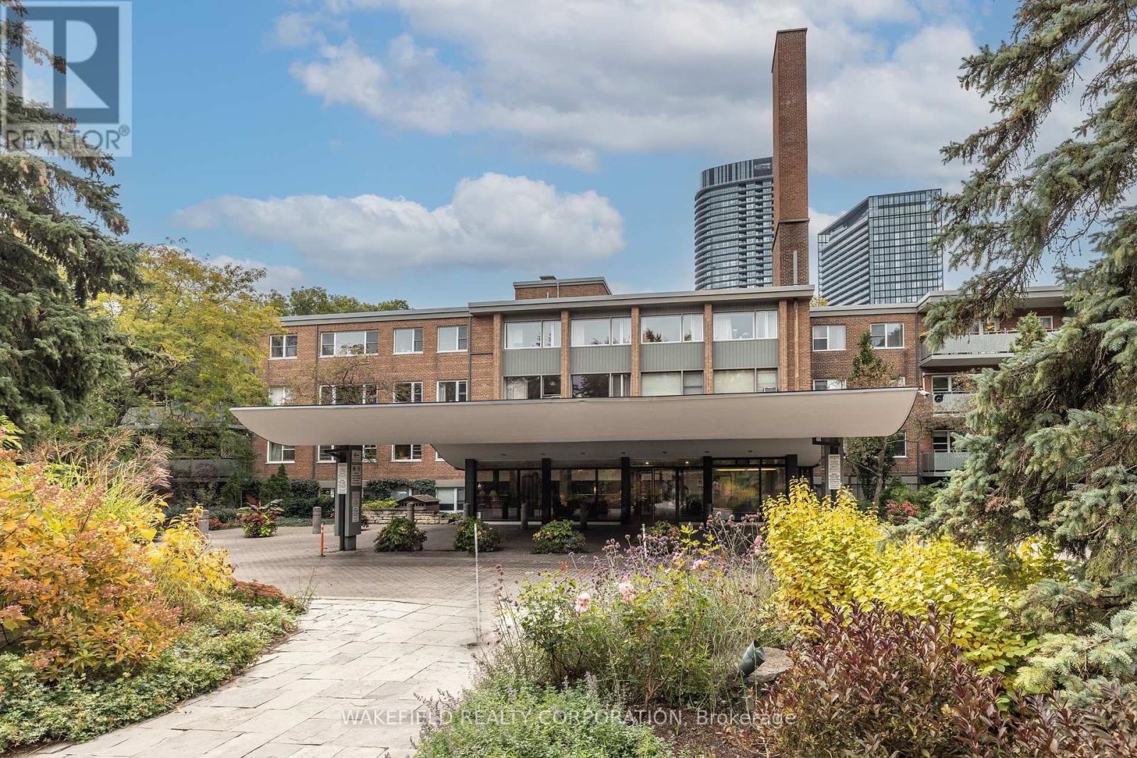 138 - 21 DALE AVENUE, Toronto, Ontario